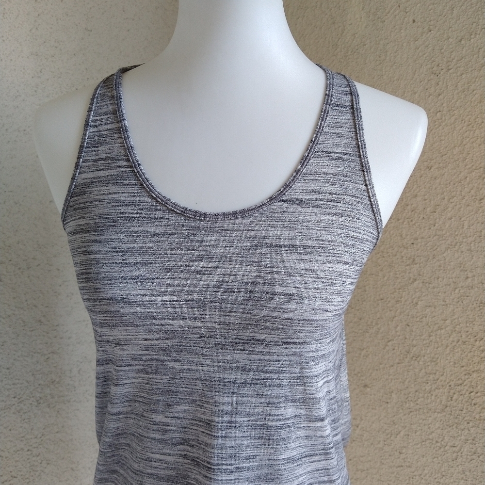 Lululemon Razorback Tank - Picture 2 of 7